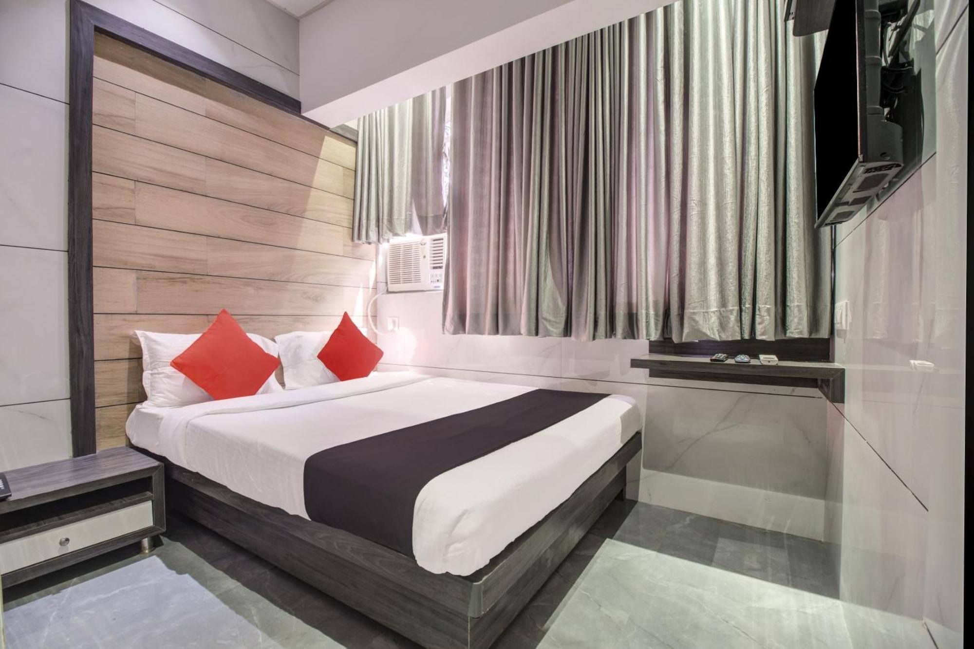 Hotel Spring Residency Mumbai  Buitenkant foto
