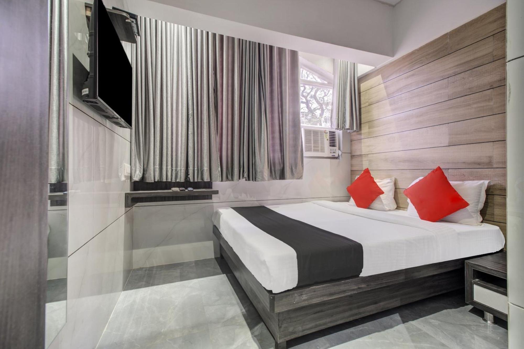 Hotel Spring Residency Mumbai  Buitenkant foto