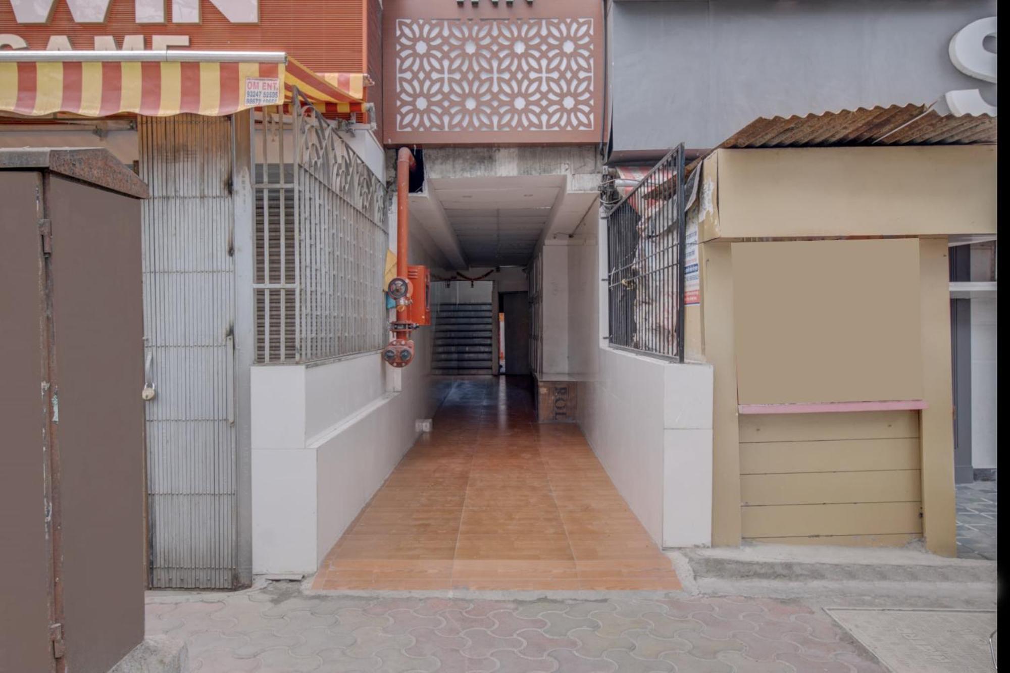 Hotel Spring Residency Mumbai  Buitenkant foto