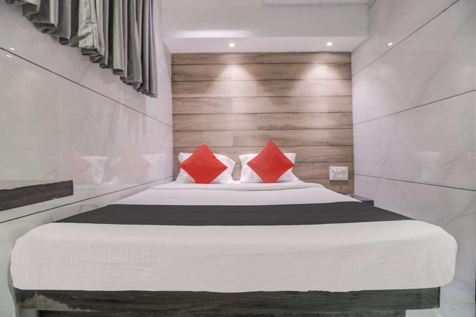 Hotel Spring Residency Mumbai  Buitenkant foto